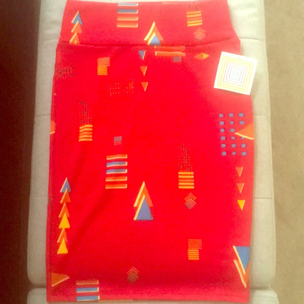 NWT 🌟 LuLaRoe Cassie Pencil Geometric Skirt (S)